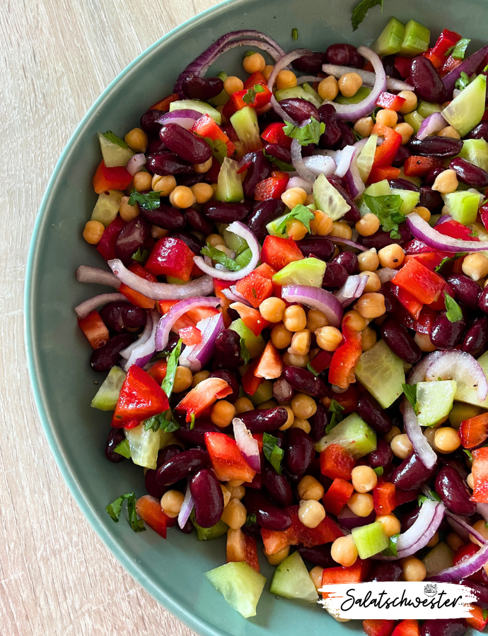 Als Foodie, der gerne auf eine ausgewogene Ernährung achtet, ist mein kichererbsen-kidneybohnen Salat ein fester Bestandteil meiner Speisekarte. Mit frischen Zutaten und einer Prise Gewürzen zaubere ich immer wieder einen Salat, der nicht nur gut schmeckt, sondern auch meine Ernährungsbedürfnisse erfüllt.