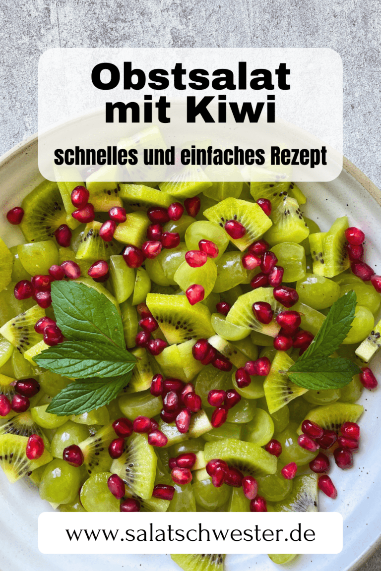 Obstsalat mit Kiwi, Trauben und Granatapfel