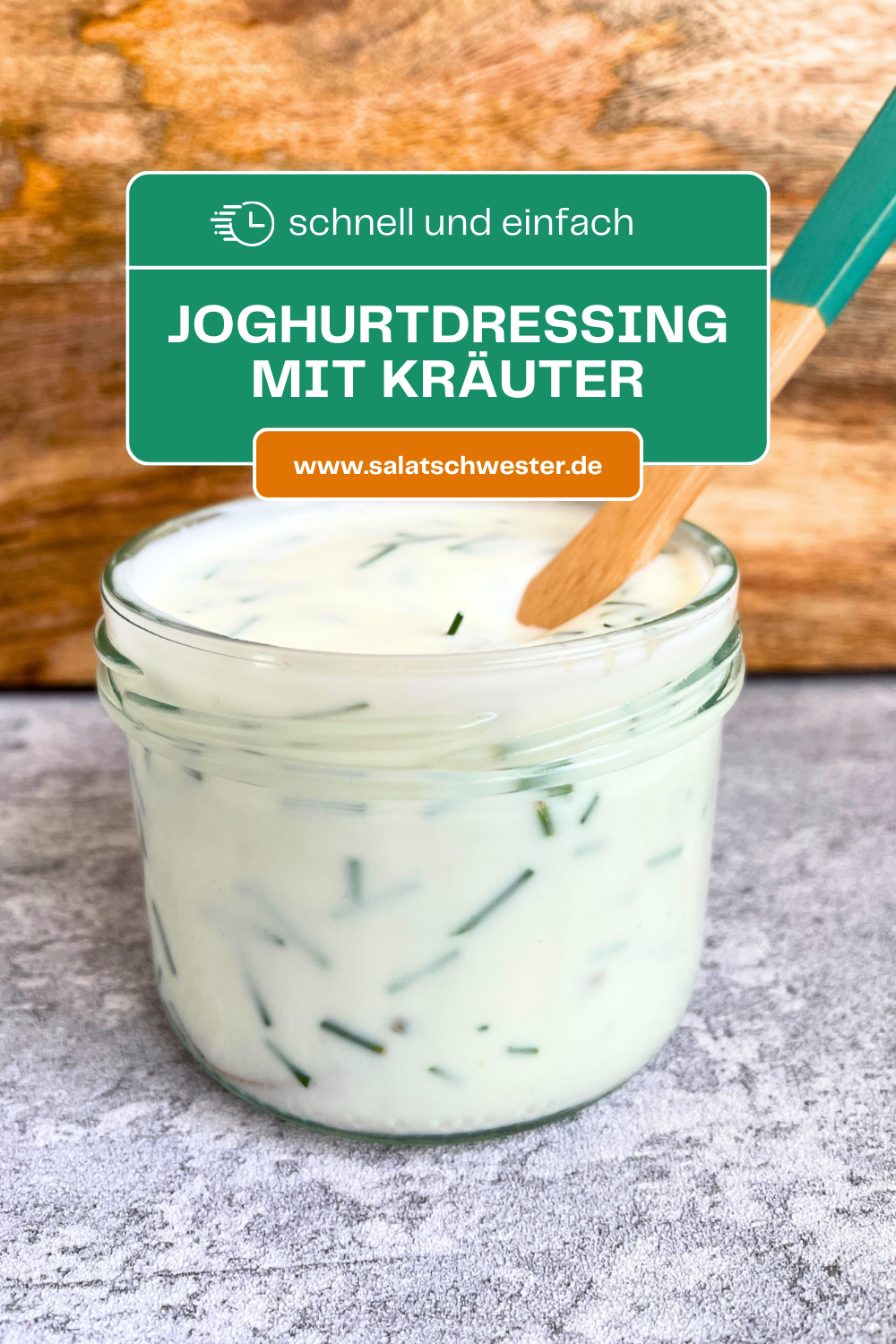 Wenn du auf der Suche nach einem frischen, leichten und dennoch geschmackvollen Dressing bist, dann ist dieses vegane Joghurtdressing genau das Richtige für dich! Mit einfachen Zutaten zauberst du ein gesundes Salatdressing, das perfekt zu deinen liebsten Salatideen passt. Dieses Joghurt Dressing ist nicht nur köstlich, sondern auch eine großartige Alternative zu klassischen Dressings. Ideal für vegane Rezepte und für alle, die Wert auf ein gesundes Salatdressing legen.