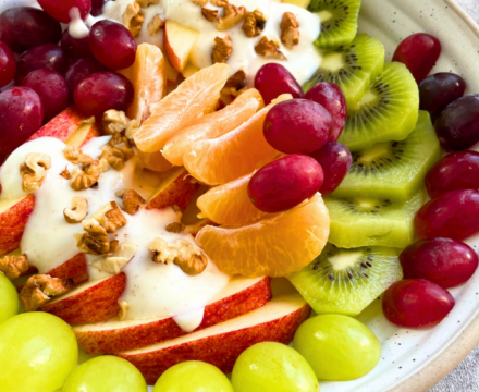 Winterlicher Obstsalat mit Zimt-Joghurtdressing