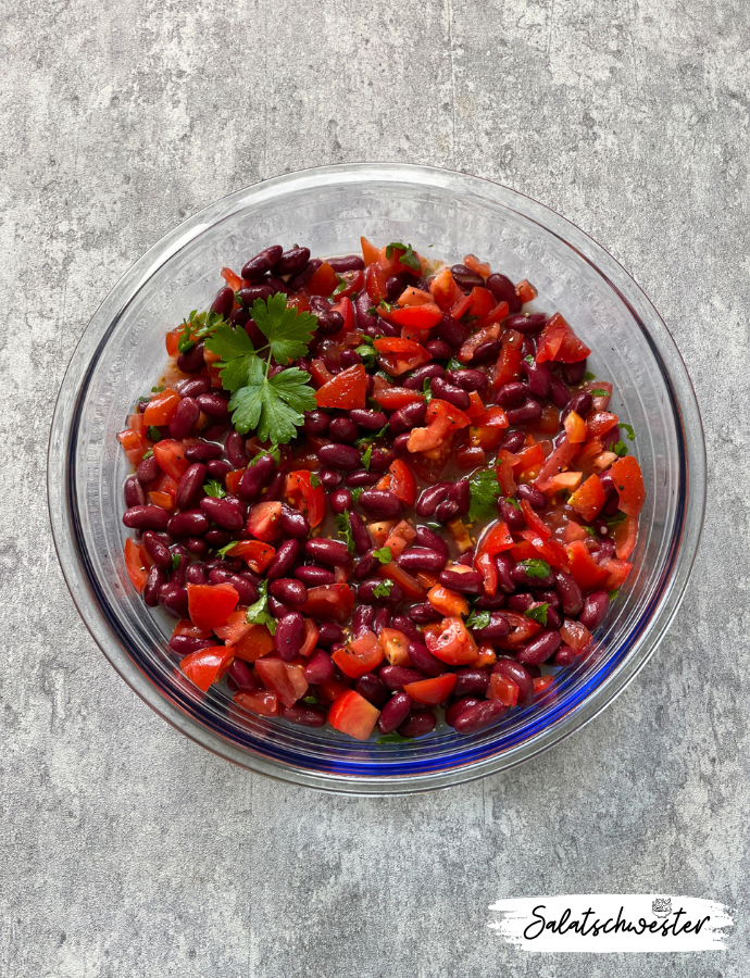 Kidneybohnensalat mit Tomaten und Petersilie | Salatschwester