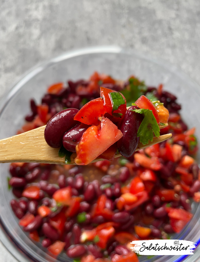 Kidneybohnensalat mit Tomaten und Petersilie – frisch, sättigend und in 12 Minuten fertig