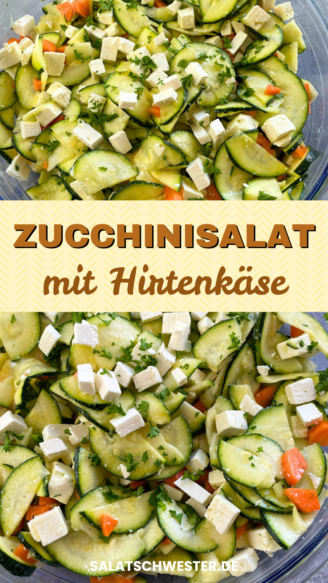 Herbstlicher Zucchinisalat mit Karotten und Feta, angerichtet mit frischen Kräutern auf einer Servierplatte