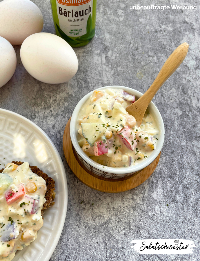 Proteinreicher Eiersalat mit Joghurt und körnigem Frischkäse.