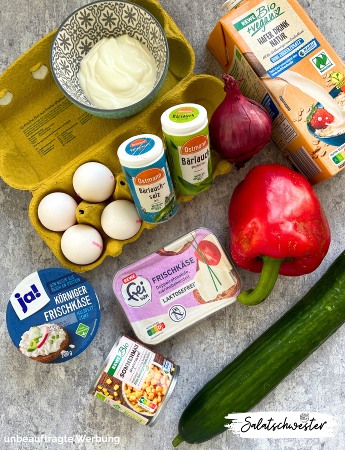 Leichter Eiersalat mit Hüttenkäse und frischen Kräutern.